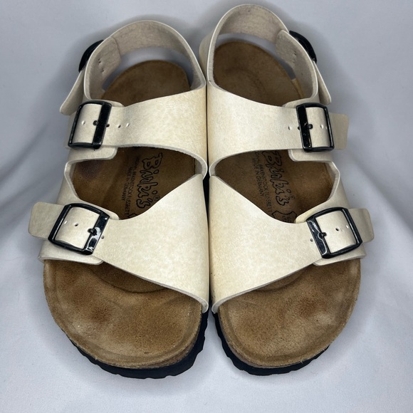 Birkenstock Shoes - Birkenstock Cream Sandals Women’s Size 6